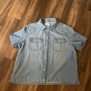 Lola River Light Denim T-Shirt Size Large